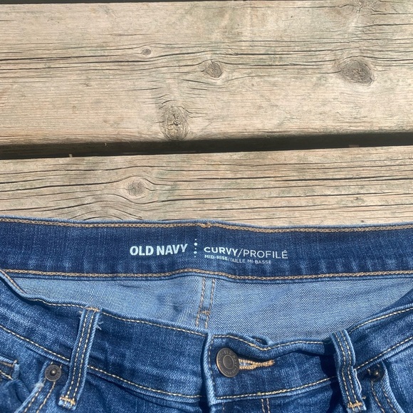 💙 Old Navy Curvy/Profile Mid-Rise Jeans - Size 12 Short - Dark Wash - Picture 2 of 6